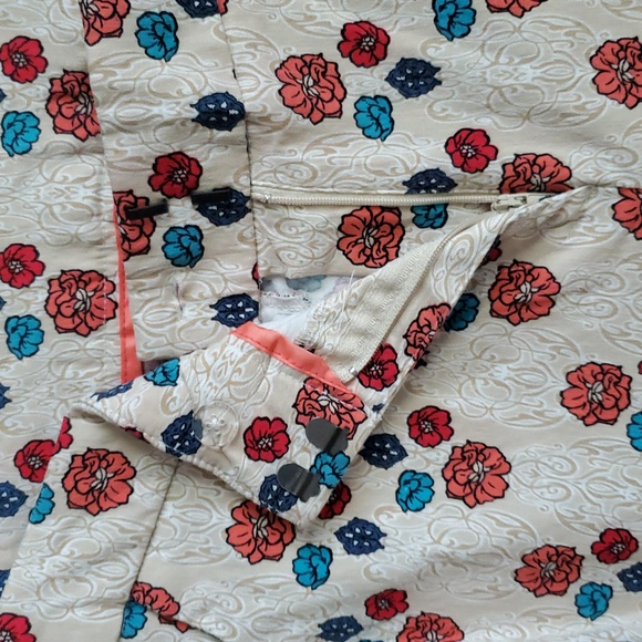 Floral Patterned Women's Jeans - Picture 7 of 7